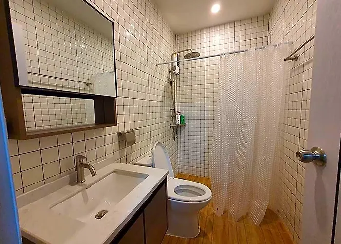 Fluffy 3 Bedroom & Cozy Skytrain View @bkk ホテル